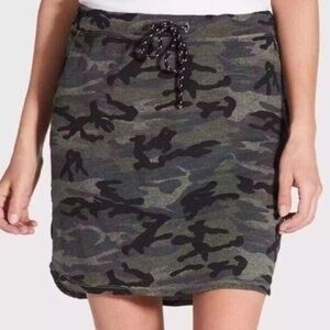 Sundry Camouflage Pull On Mini Skirt Size Medium